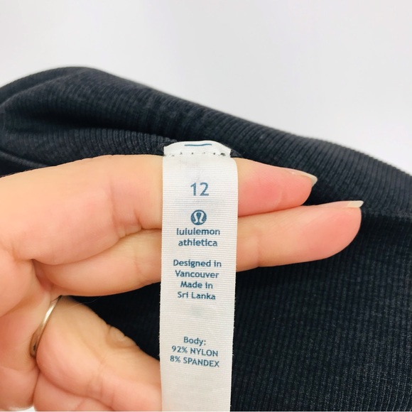 Lululemon Mid Rise Seamless Crop Leggings - Picture 5 of 5